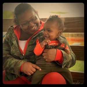 Meet your Posher, Whitney